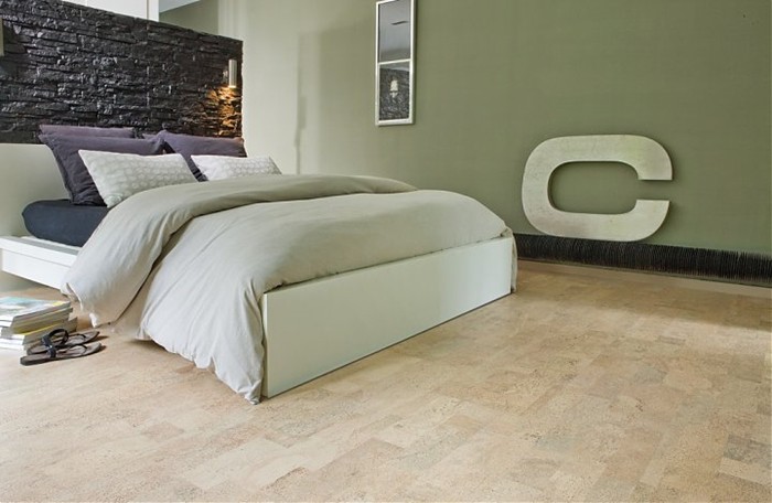 大家心中的軟木地板會不會變形，彈性如何？