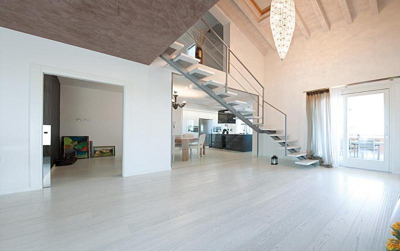 得高實木復(fù)合地板，讓家成為真正滋養(yǎng)身心的綠洲 圖片2